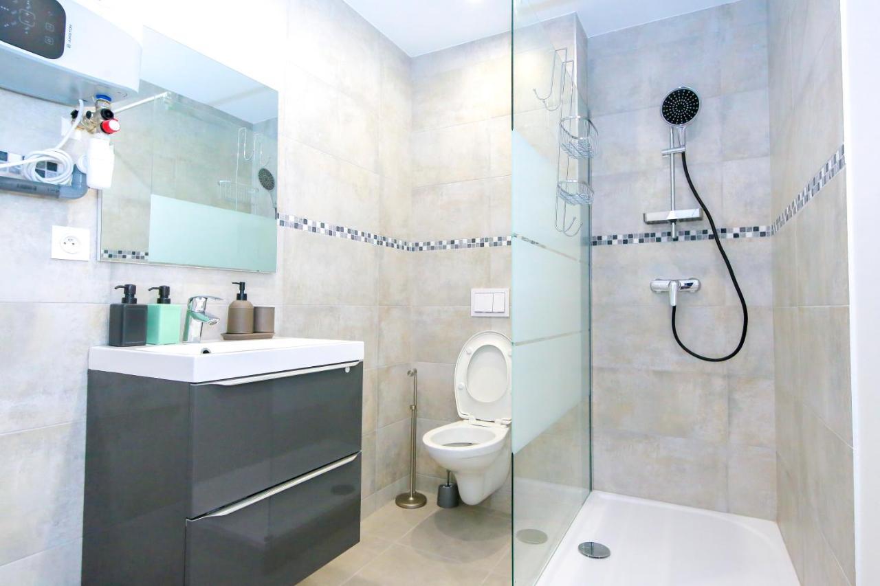 Le Rhinoceros, T1 Hypercentre Chic Et Cosy, Wifi Par Sovalfi Apartman Saint-Etienne  Kültér fotó